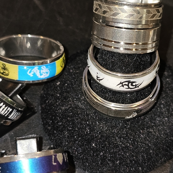 Rings V - Picture 4 of 9